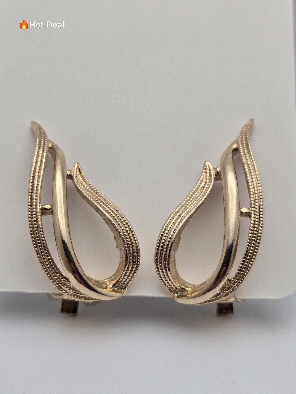 Vintage Sarah Coventry Stunning Gold Tone Clip On Earrings Teardrop Textured